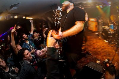 chainsaw_hookers_crowd_boston_wyliepic_24_7_2015_11.png