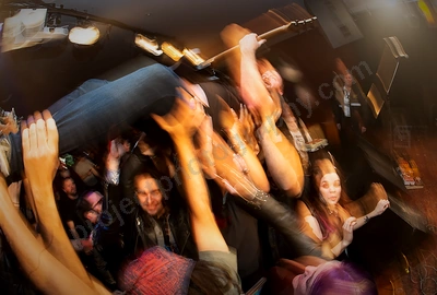 chainsaw_hookers_crowd_boston_wyliepic_24_7_2015_12.png