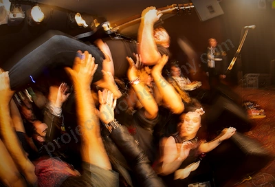 chainsaw_hookers_crowd_boston_wyliepic_24_7_2015_13.png