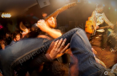 chainsaw_hookers_crowd_boston_wyliepic_24_7_2015_18.png