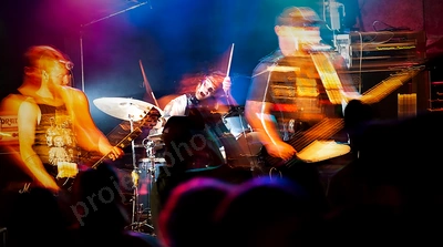 chainsaw_hookers_crowd_rosemount_wf_wyliepic_10_11_02.png