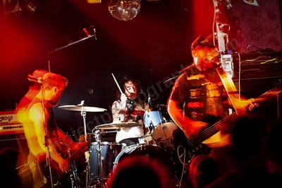 chainsaw_hookers_crowd_rosemount_wf_wyliepic_10_11_08.png