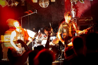 chainsaw_hookers_crowd_rosemount_wf_wyliepic_10_11_10.png