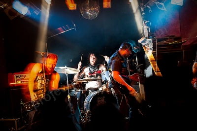 chainsaw_hookers_crowd_rosemount_wf_wyliepic_10_11_13.png