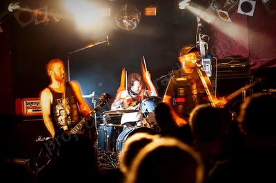 chainsaw_hookers_crowd_rosemount_wf_wyliepic_10_11_15.png