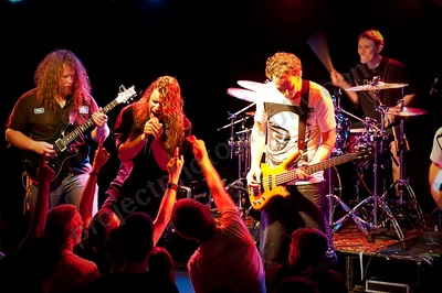 chaos_divine_crowd_amp_wyliepic_10_11_05.png