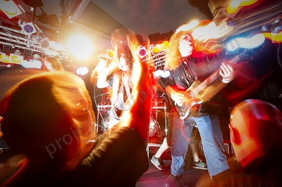 cold_fate_crowd_amps_wf_wyliepic_1_12_11.png