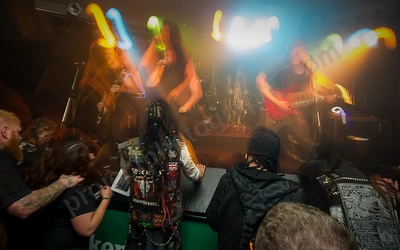 cold_fate_crowd_boston_wyliepic_11_1806.png