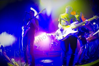 cold_war_kids_capital_wyliepic_8_13_040.png