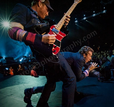 coldplay_crowd_burswood_wyliepic_2_09_00.png
