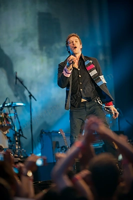 coldplay_crowd_burswood_wyliepic_2_09_20.png