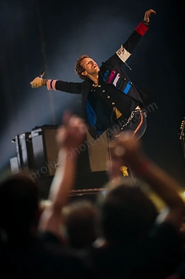 coldplay_crowd_burswood_wyliepic_2_09_25.png