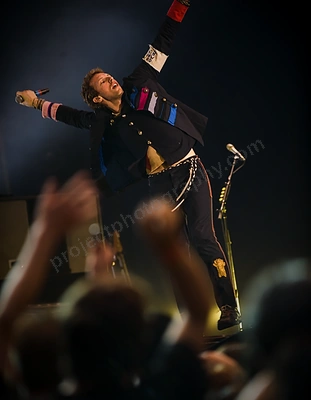 coldplay_crowd_burswood_wyliepic_2_09_26.png