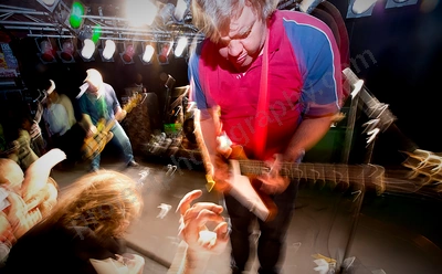 cosmic_psychos_crowd_amp_wyliepic_8_13_06.png