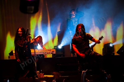 cradle_filth_mtro_wyliepic_5_09_057.png