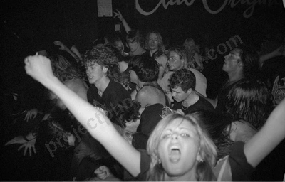 crowd_alliegance_389_grosvenor_wyliepic_12_92_01.jpg