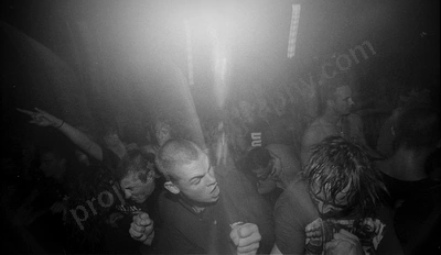 crowd_alliegance_club_atlantis_1320_wyliepic_12_95_01.jpg