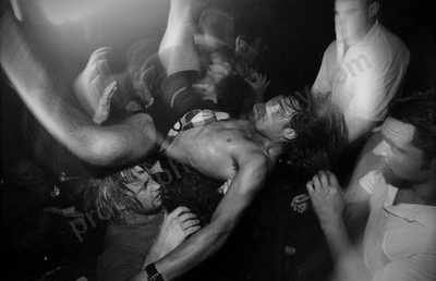 crowd_alliegance_club_atlantis_1320_wyliepic_12_95_08.jpg