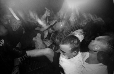 crowd_alliegance_club_atlantis_1320_wyliepic_12_95_12.jpg