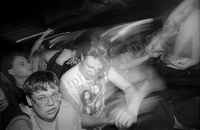 crowd_alliegance_grosvenor_946_wyliepic_9_94_20.jpg