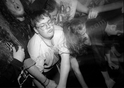 crowd_alliegance_grosvenor_946_wyliepic_9_94_22.jpg