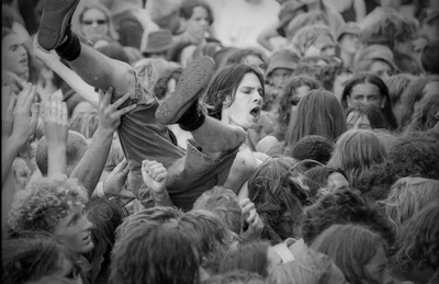crowd_bdo_jebediah_1765_wyliepic_97_07_FILM.jpg