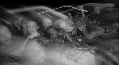 crowd_bones_alliegance_grosvenor_946_wyliepic_9_94_07.jpg