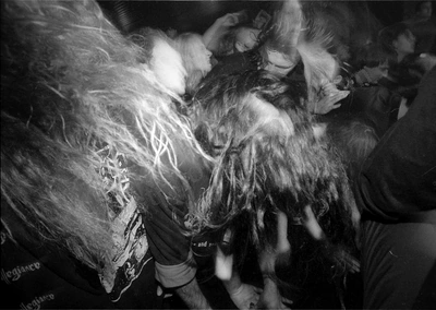 crowd_bones_alliegance_grosvenor_946_wyliepic_9_94_09.jpg
