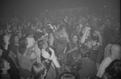 crowd_buzzcocks_berlin_207_wyliepic_92_01.jpg