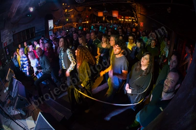 crowd_chevelles_moby_dick_madrid_wyliepic_3_14_085.jpg