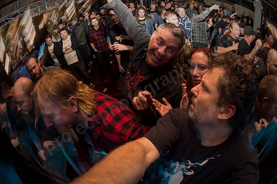 crowd_cosmic_psychos_mw_toddy_rosemount_wyliepic_4_18_00.png
