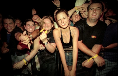 crowd_cruel_sea_1396_wyliepic_nye_95_96_01.jpg