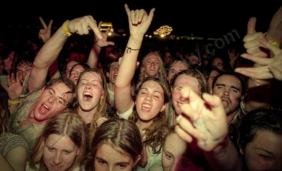 crowd_cruel_sea_1396_wyliepic_nye_95_96_05.jpg