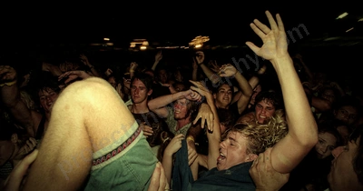crowd_cruel_sea_1396_wyliepic_nye_95_96_12.jpg
