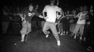 crowd_day_of_contempt_amp_2405_wyliepic_2_04_02.jpg