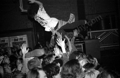 crowd_def_fx_berlin_353_wyliepic_92_07.jpg