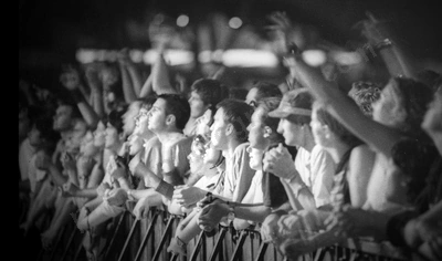 crowd_foo_fighters_bdo_2225_wyliepic_2_2_2003_00.jpg