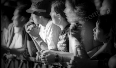 crowd_foo_fighters_bdo_2225_wyliepic_2_2_2003_01.jpg