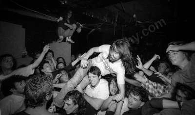 crowd_hardons_grosvenor_1034_wyliepic_94_01.jpg