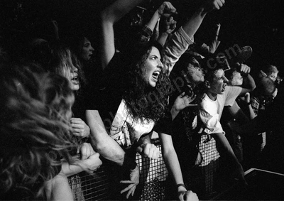 crowd_infectious_grooves_1287_wyliepic_10_95_04.jpg