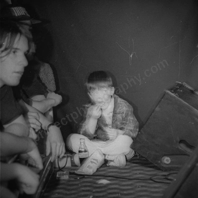 crowd_kid_suffrance_all_ages_grosvenor_528_wyliepic_7_93_02.jpg