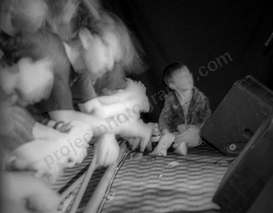 crowd_kid_suffrance_all_ages_grosvenor_528_wyliepic_7_93_03.jpg