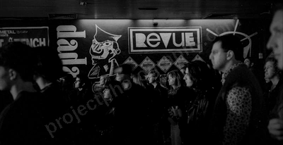crowd_kryptonics_grosvenor_516_wyliepic_8_93_.jpg