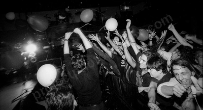 crowd_meanies_uwa_1278_wyliepic_9_95_01.jpg