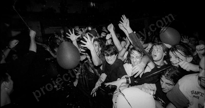 crowd_meanies_uwa_1278_wyliepic_9_95_02.jpg
