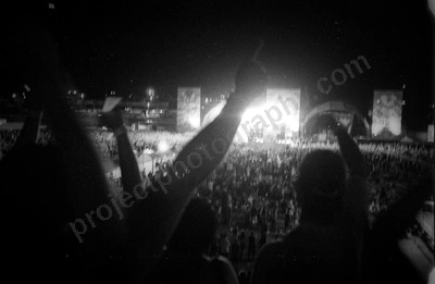crowd_metallica_bdo_2327_wyliepic_1_2_2004_08.jpg