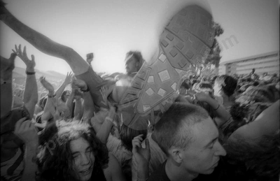 crowd_mudslinger_murdoch_1701_wyliepic_4_1_97_16_FILM.jpg