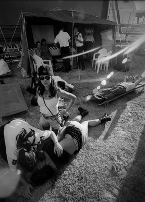 crowd_offspring_injuries_bdo_1103_wyliepic_1_95_00_FILM.jpg