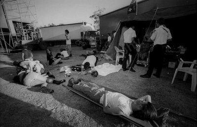 crowd_offspring_injuries_bdo_1103_wyliepic_1_95_01.jpg