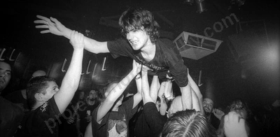 crowd_pungent_stench_amp_2544_wyliepic_2_2005_04.jpg